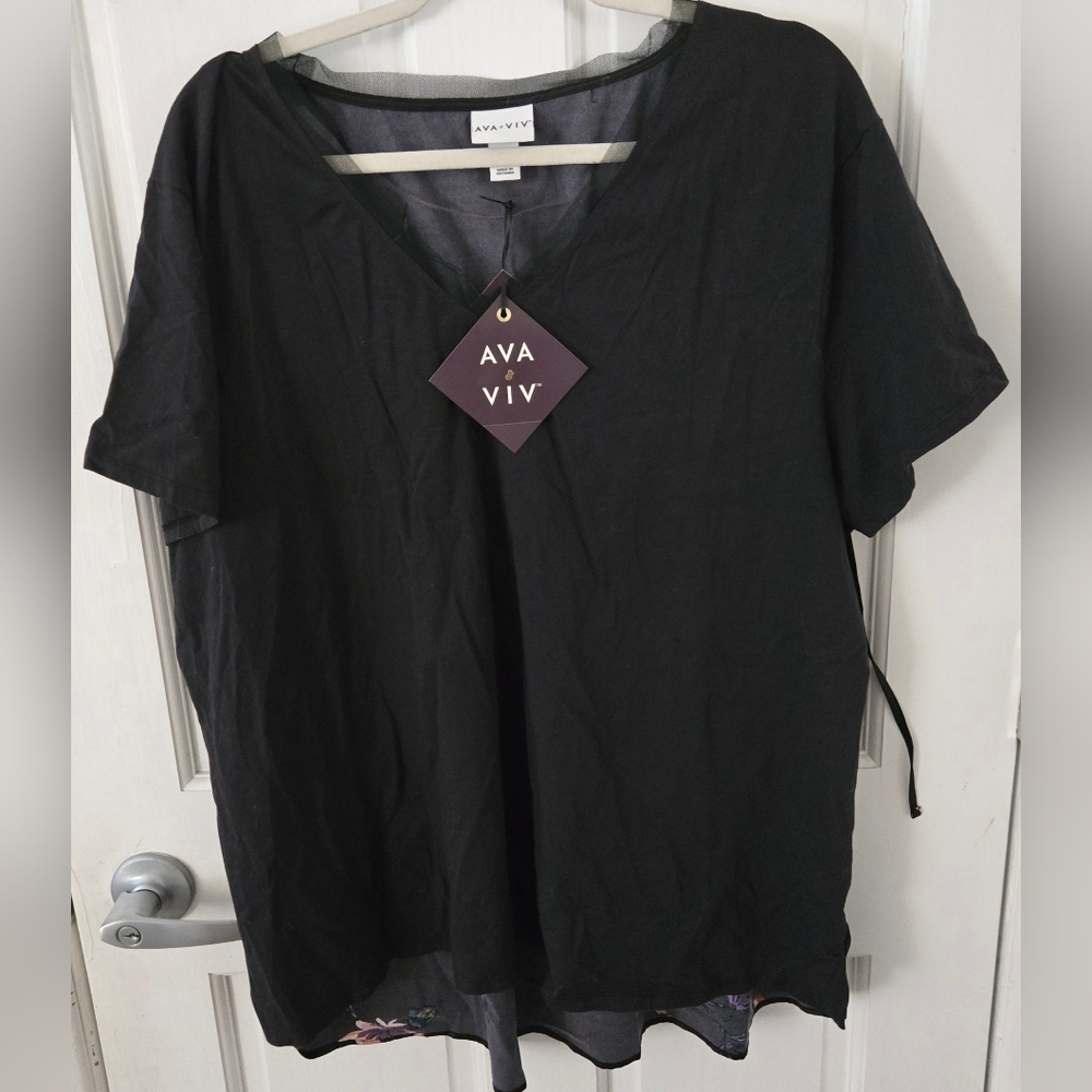 Ava.Viv  Top  Size  2X NWT